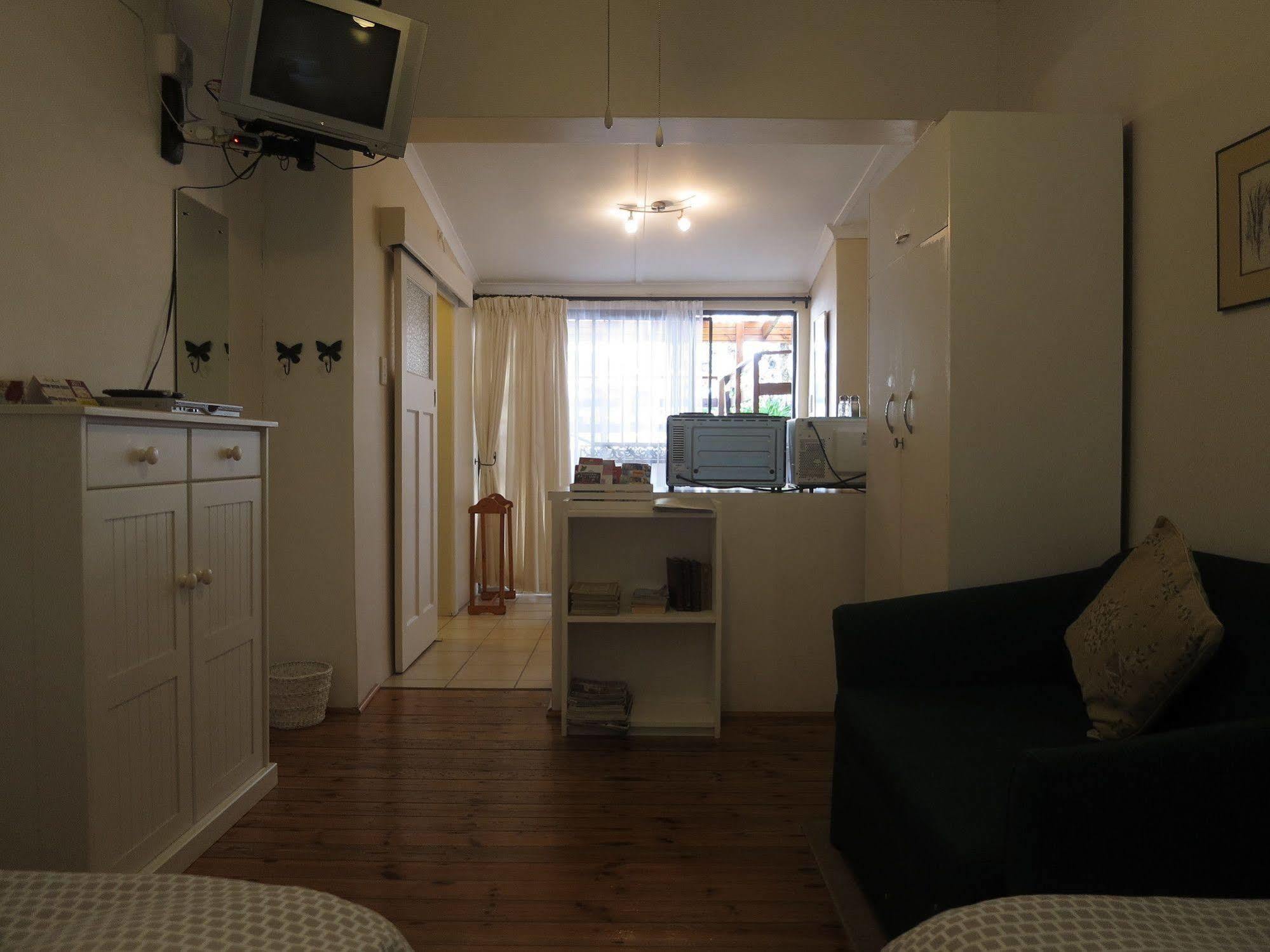 Dempsey'S Self-Catering Guest House Port Elizabeth Exteriér fotografie