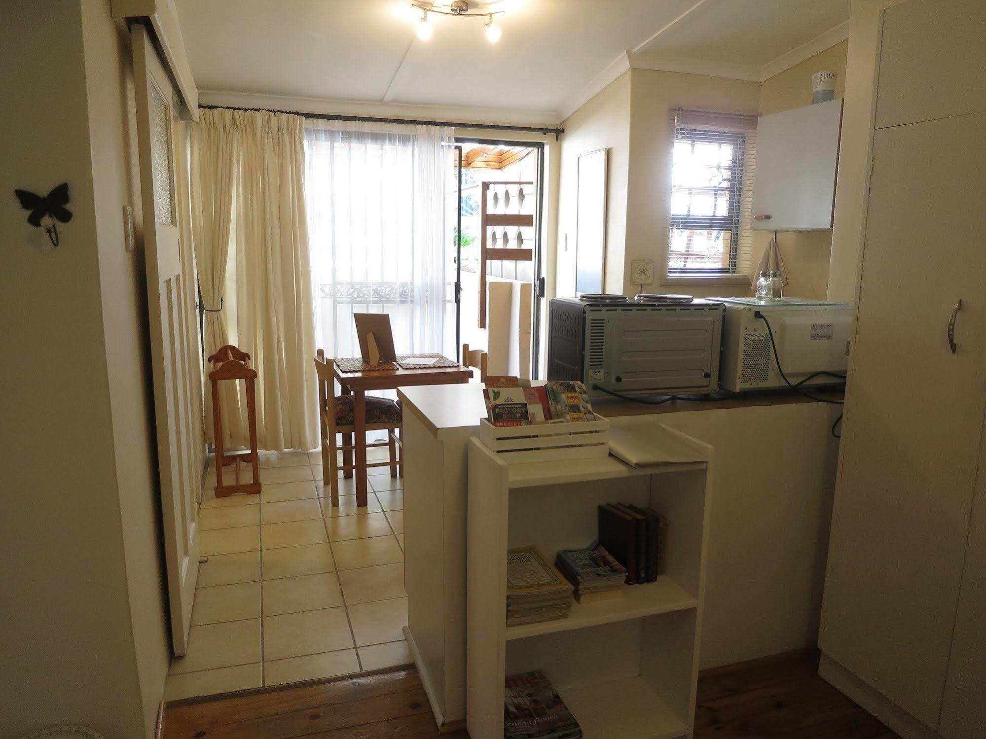 Dempsey'S Self-Catering Guest House Port Elizabeth Exteriér fotografie